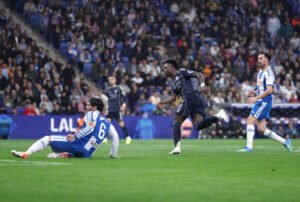 Vinicius Jr oo laba gool dhaliyay, Real Madridna guul ka gaartay Espanyol si ay rajada horyaalka u sii noolaato